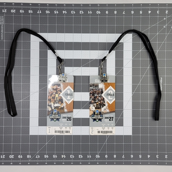 (2) 2017 College World Series Club Level Ticket Pass On Lanyard + Pins - Picture 8 of 9